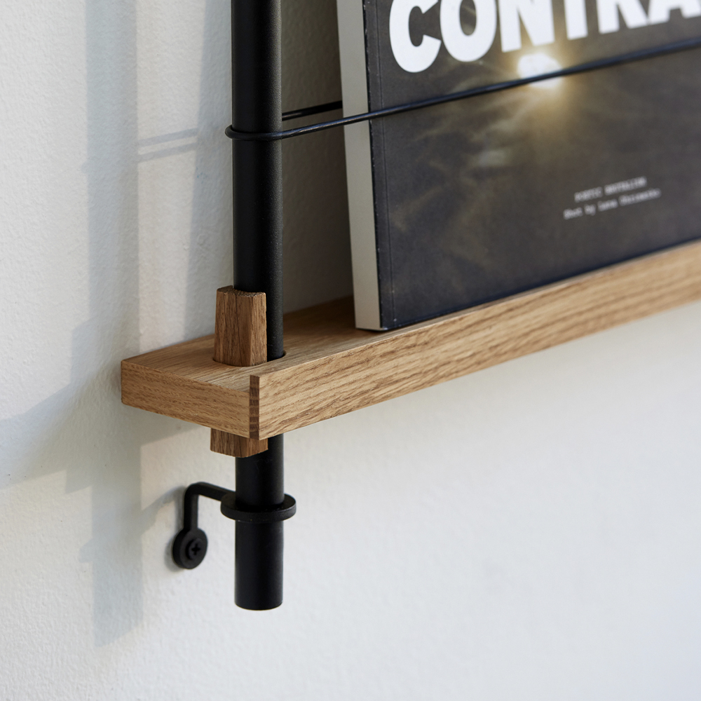 _0000s_0005_MOEBE_Magazine-Shelving_IC_Oak_Black_High-Res_3.jpg