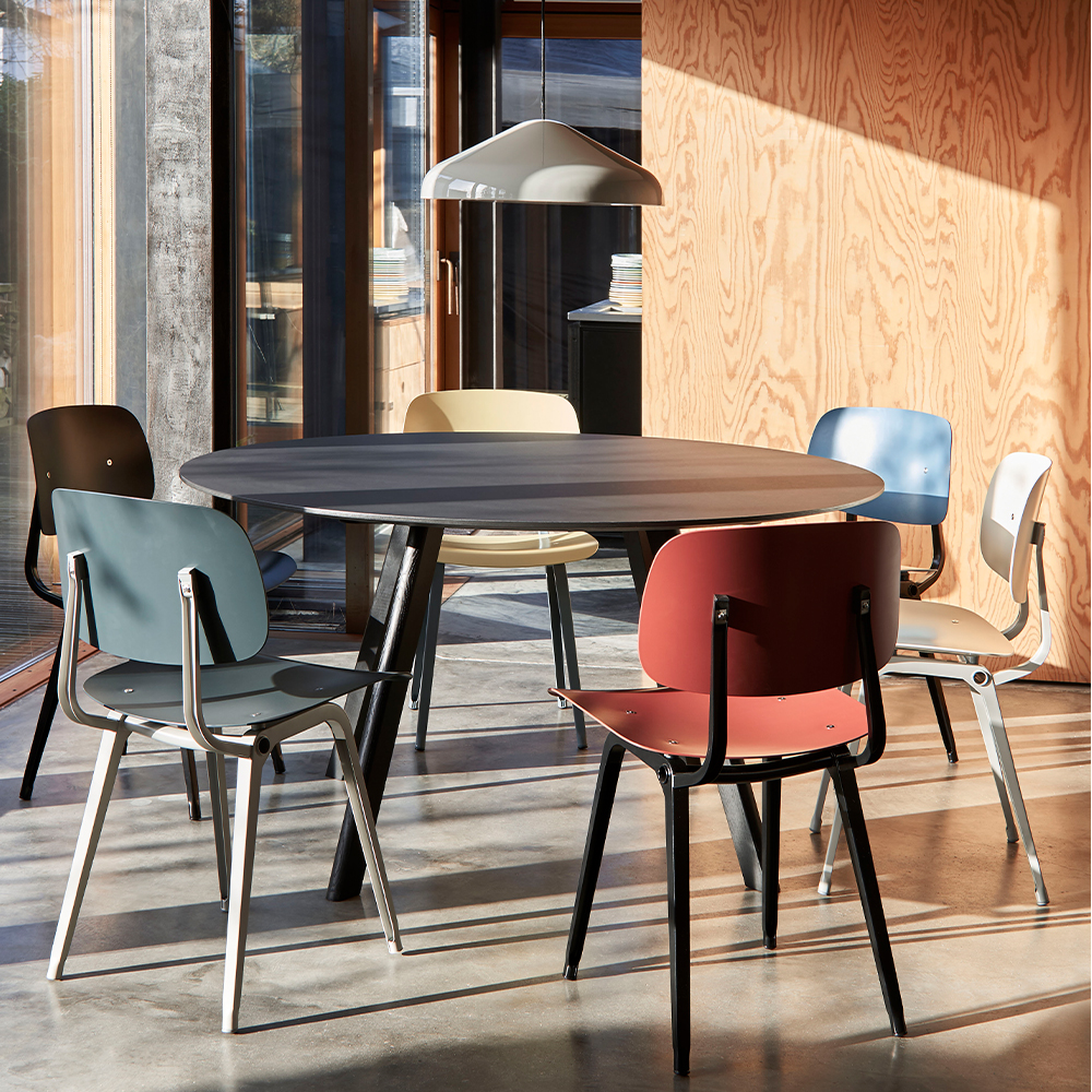 _0001_CPH-25-black-lino-black-wb-lacquer-oak-base_Pao-Steel-Pendant-470-cool-grey_Revolt-plum-red-seat-and-back-black-st.jpg
