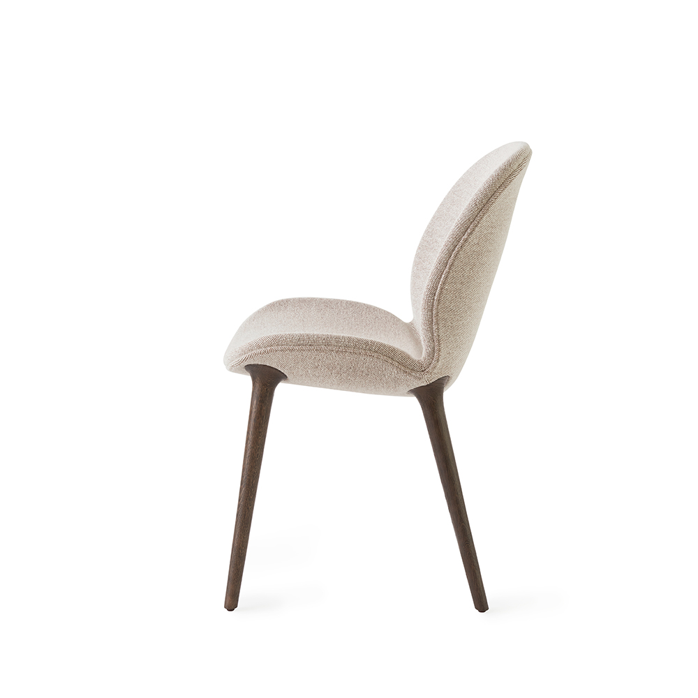 _0001_vipp-462-lodge-chair-brook-beige61474chesnut-dark-aok-02.jpg