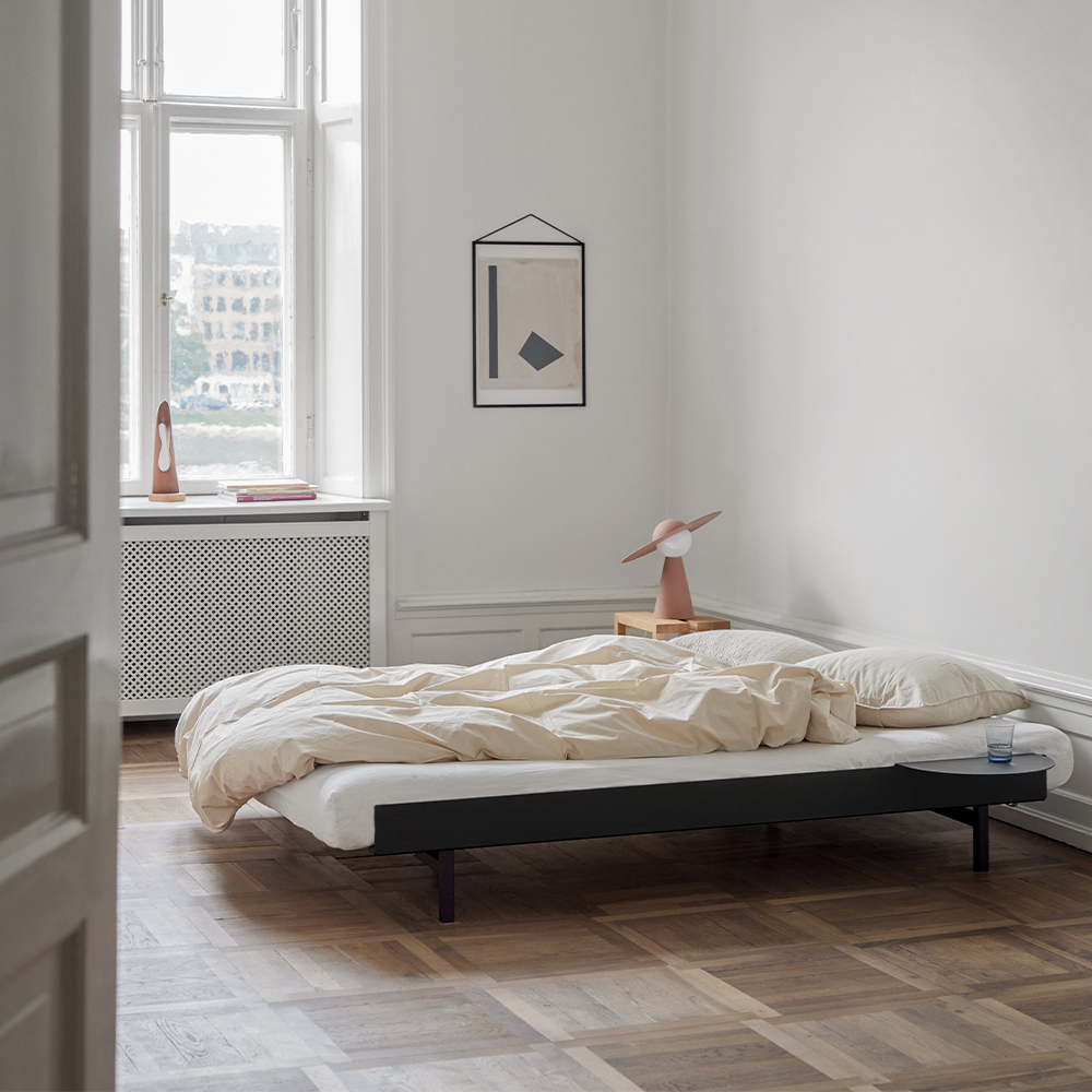 _0003_MOEBE_Bed_IC_Black_High-Res_01.jpg