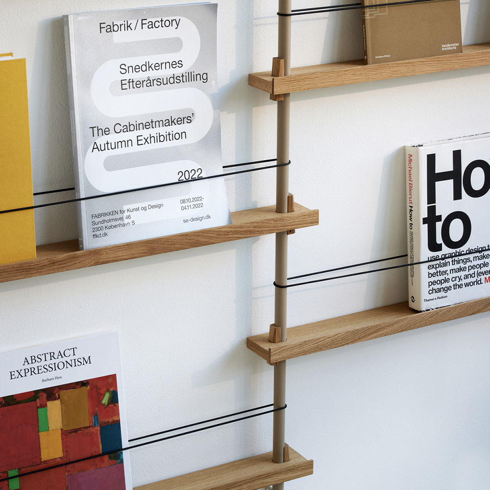 _0003_MOEBE_Magazine-Shelving_IC_Oak_Warm-Grey_High-Res_06.jpg