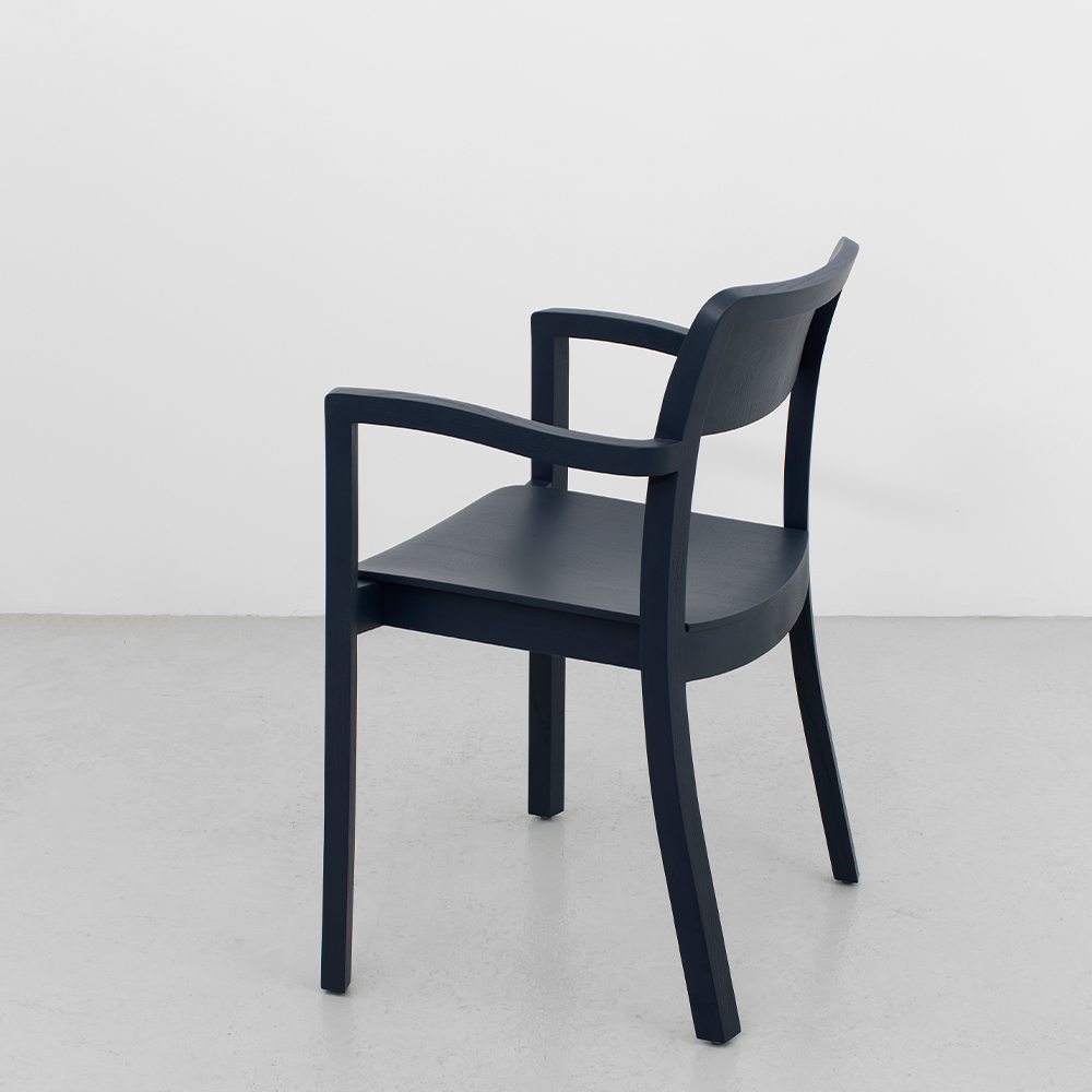 _0003_Pastis_Armchair_steel_blue_wb_lacquered_ash.jpg