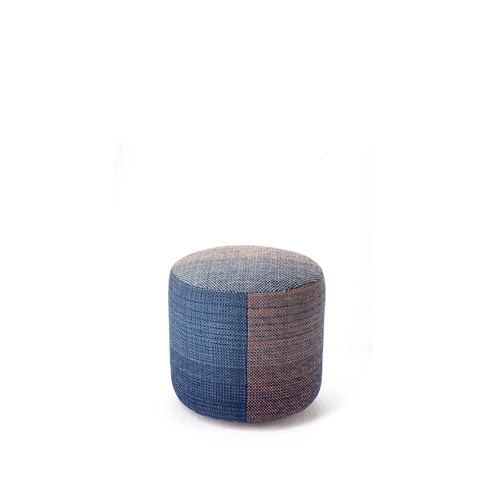 _0003_nanimarquina_pouf_begum-cana-ozgur_marcos-cataln_shade-outdoor-pouf_2b.jpg.jpg