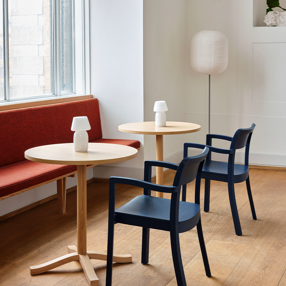 _0004_Pastis_Armchair_steel_blue_wb_lacquered_ash_Pastis_Table_dia70xH74_wb_lacquered_plywood_oak_Apollo_Portable.jpg