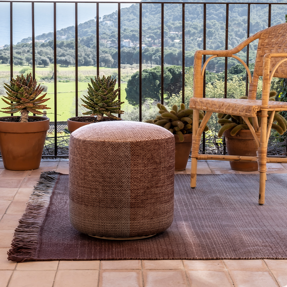 _0004_nanimarquina_pouf_begum-cana-ozgur_marcos-cataln_shade-outdoor-pouf_1.jpg