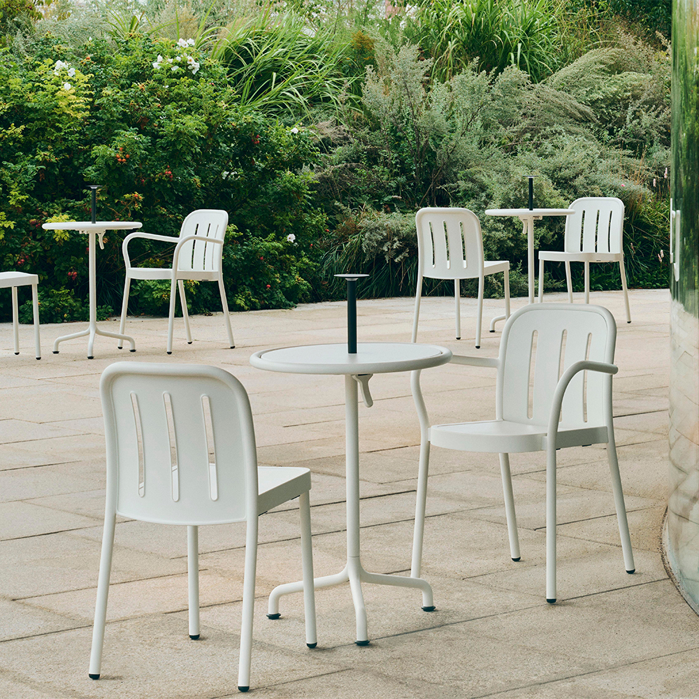 _0006_Deville-Chair_Deville-Armchair_Deville-Table-dia55-cream-white_Host-Portable-Lamp-anthracite.jpg