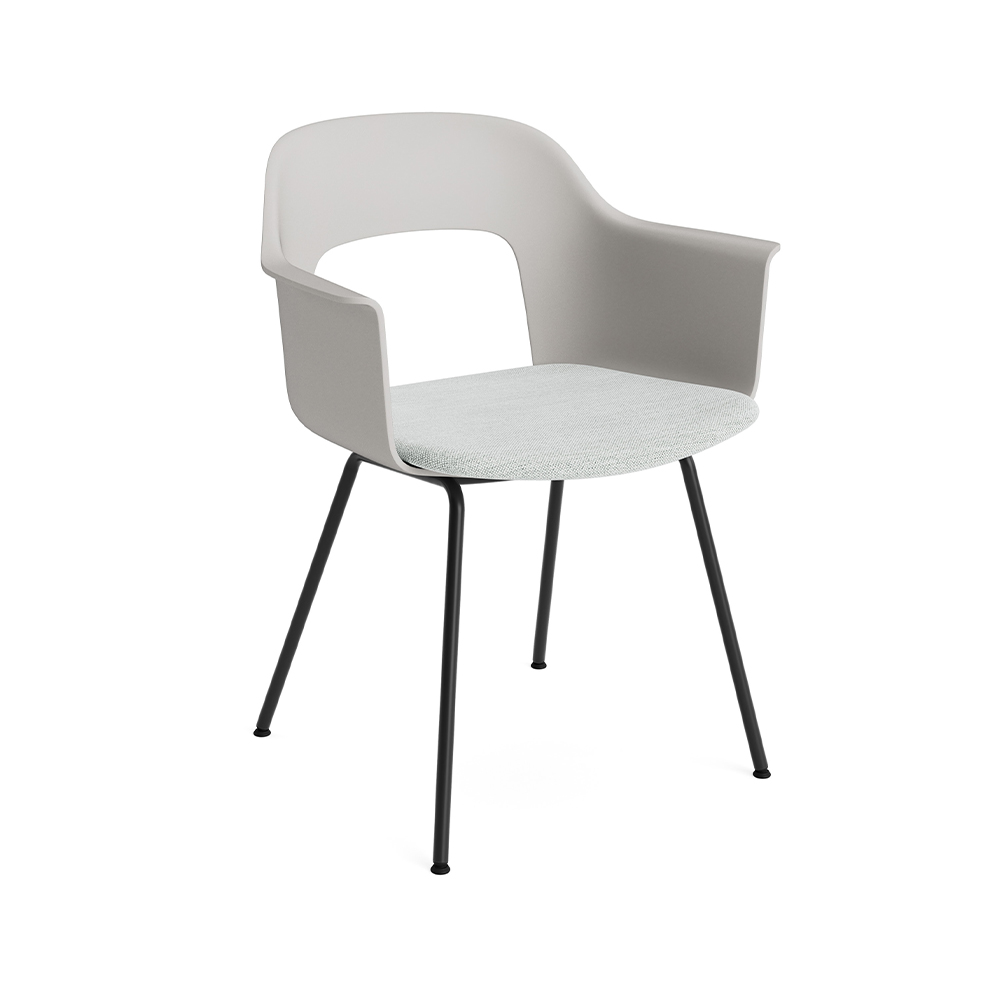 _0007_AF258-F364-AA04-02CV_Layout-Armchair-213_sky-grey-shell_Mode-001_black-base.jpg