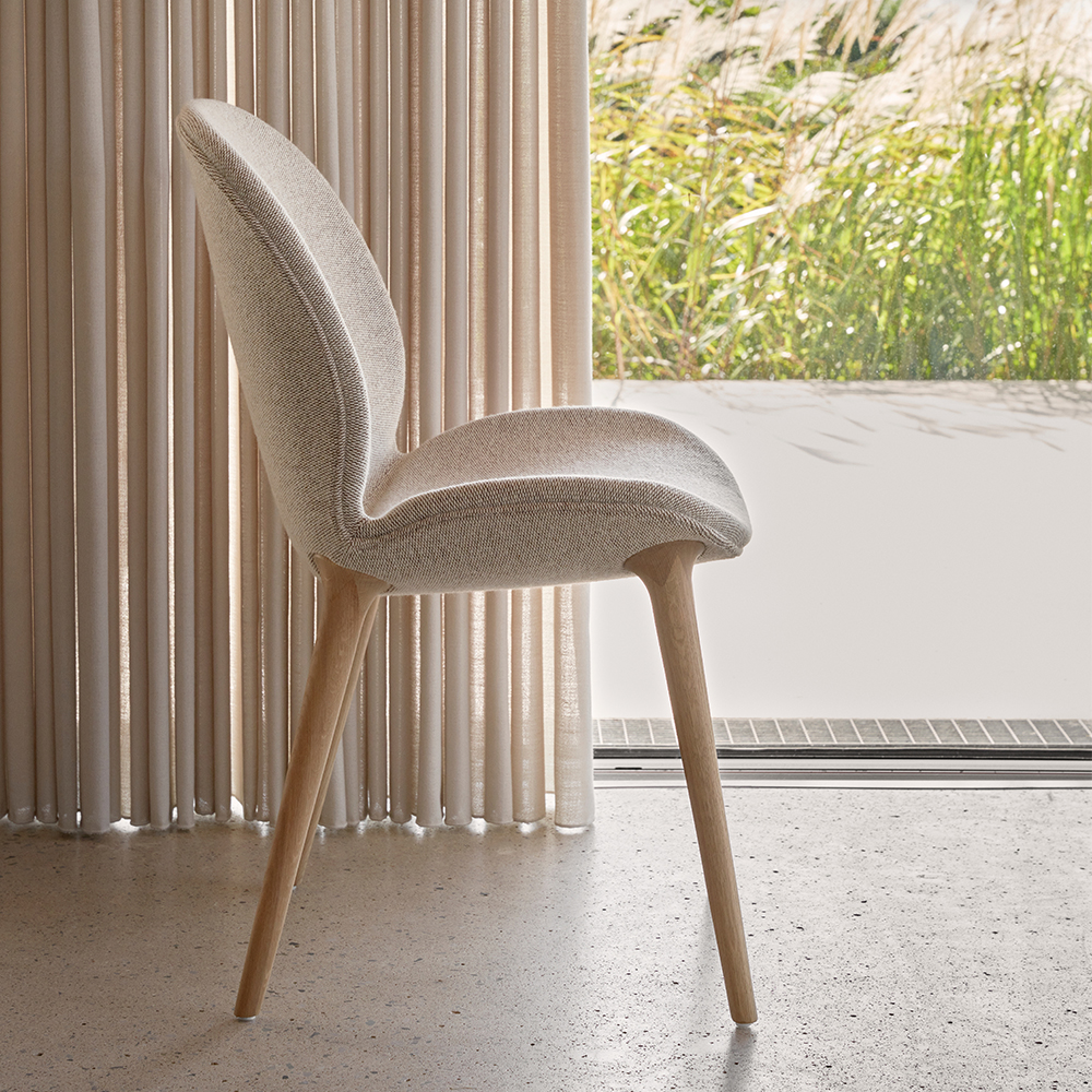 _0008_vipp-462-lodge-chair-brook-beige61474chesnut-light-oak-01.jpg