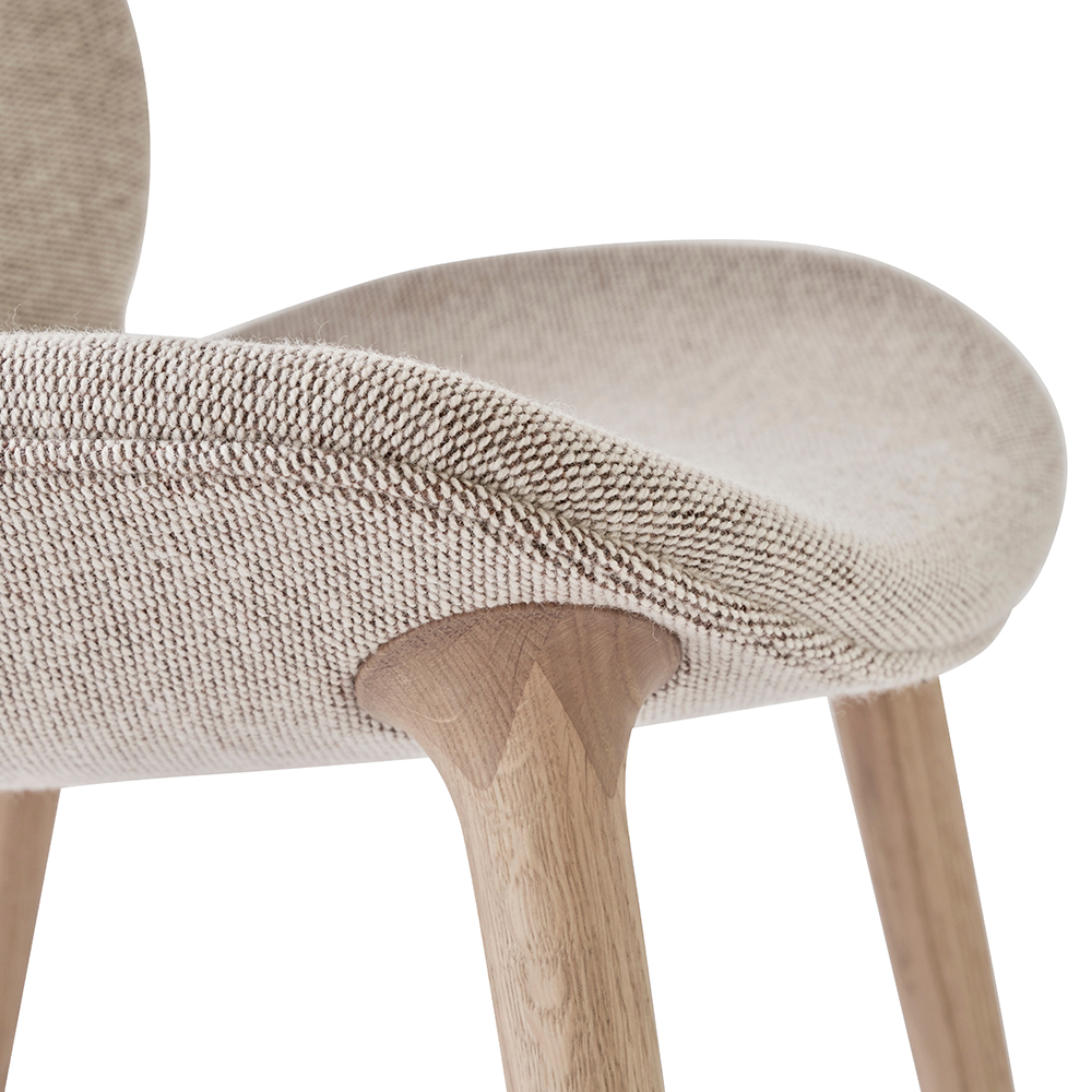 _0010_vipp-462-lodge-chair-brook-beige61474chesnut-light-aok-detail-01.jpg