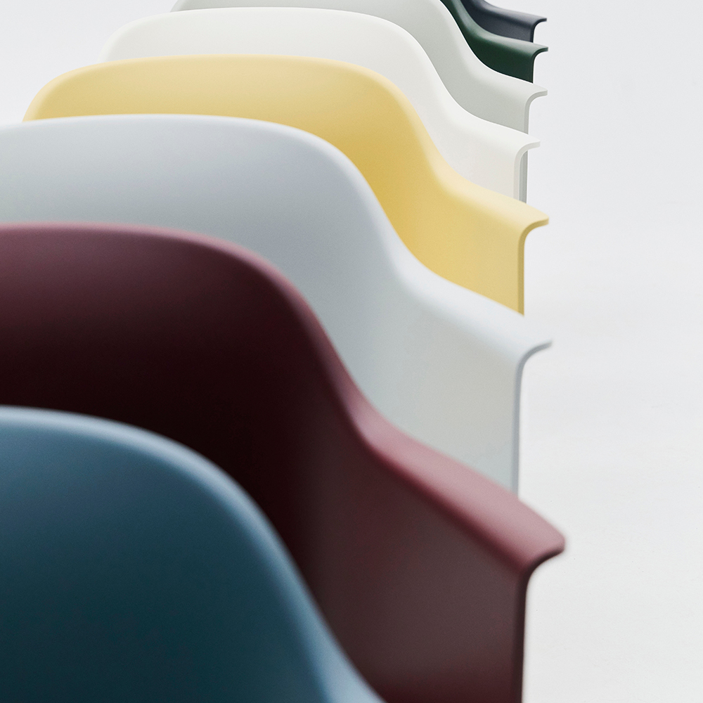 _0012_Layout-Armchair-213-chromed-steel-base-family-11.jpg