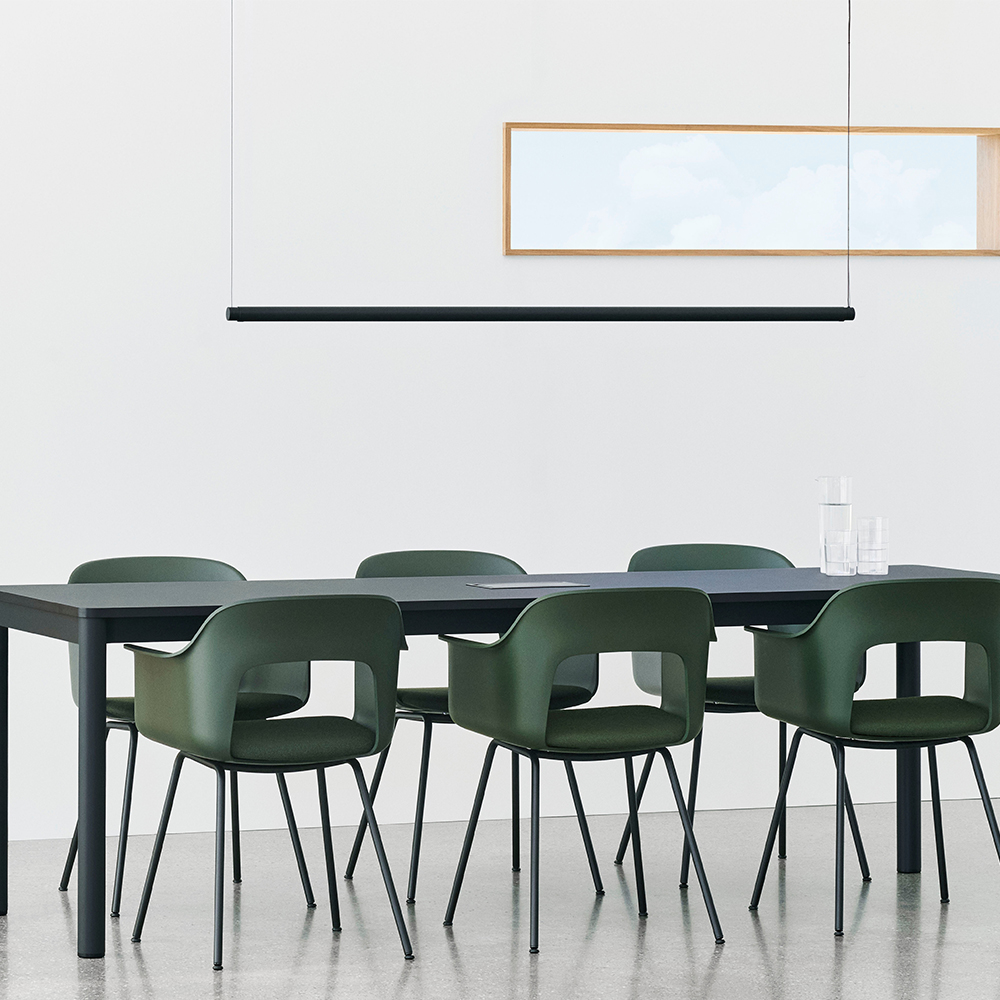 _0015_Layout-Armchair-213-black-steel-base-uph-Vidar-0972_Annex-Table-Flush-charcoal-alu-frame-dark-grey-linoleum-tablet.jpg