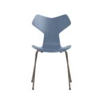 Fritz Hansen Grand Prix™ stol 3130 i Dusk Blue farvet ask med brown bronze pulverlakeret stel