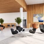 Fritz Hansen Ægget™ og Svanen™ i kantine- og loungeområde