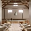 Monolit™ spisebordsstole ved langt Essay™ bord Fritz Hansen Monolit™ spisebordsstole ved langt Essay™ bord