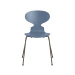 Fritz Hansen Myren™ stol 3101 i Dusk Blue farvet ask med brown bronze pulverlakeret stel