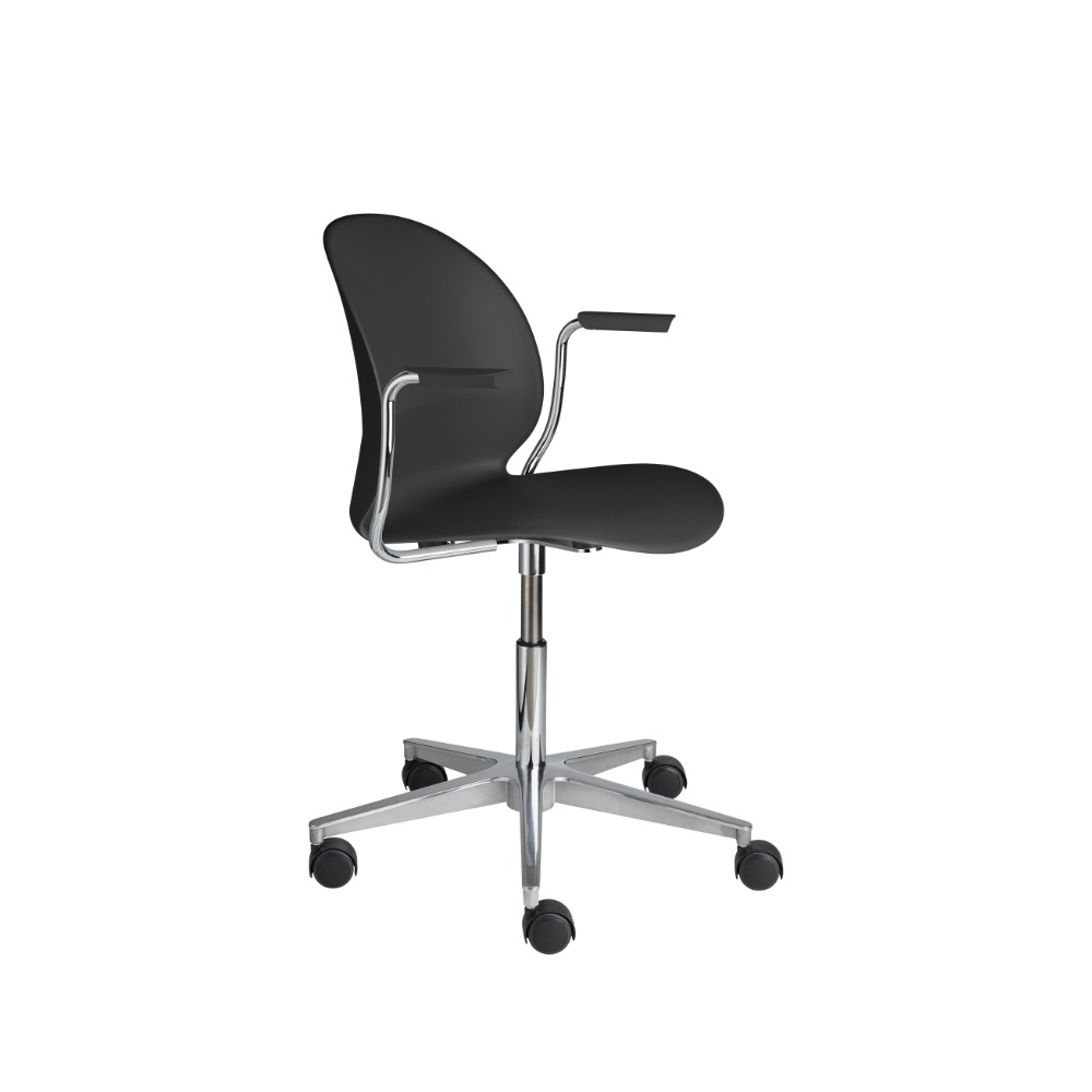 N02™ Recycle N02-31 i sort med stel i poleret aluminium N02™ Recycle N02-31 i sort med stel i poleret aluminium