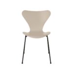 Fritz Hansen Syveren™ stol 3107 i Light Beige lakeret finér med sort pulverlakeret stel