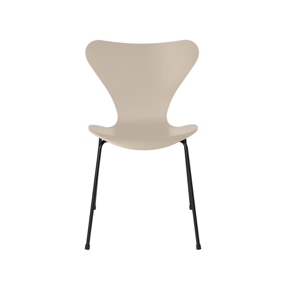 Fritz Hansen Syveren™ stol 3107 i Light Beige lakeret finér med sort pulverlakeret stel