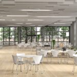 Fritz Hansen Syveren™ stole og barstole i lys kantine