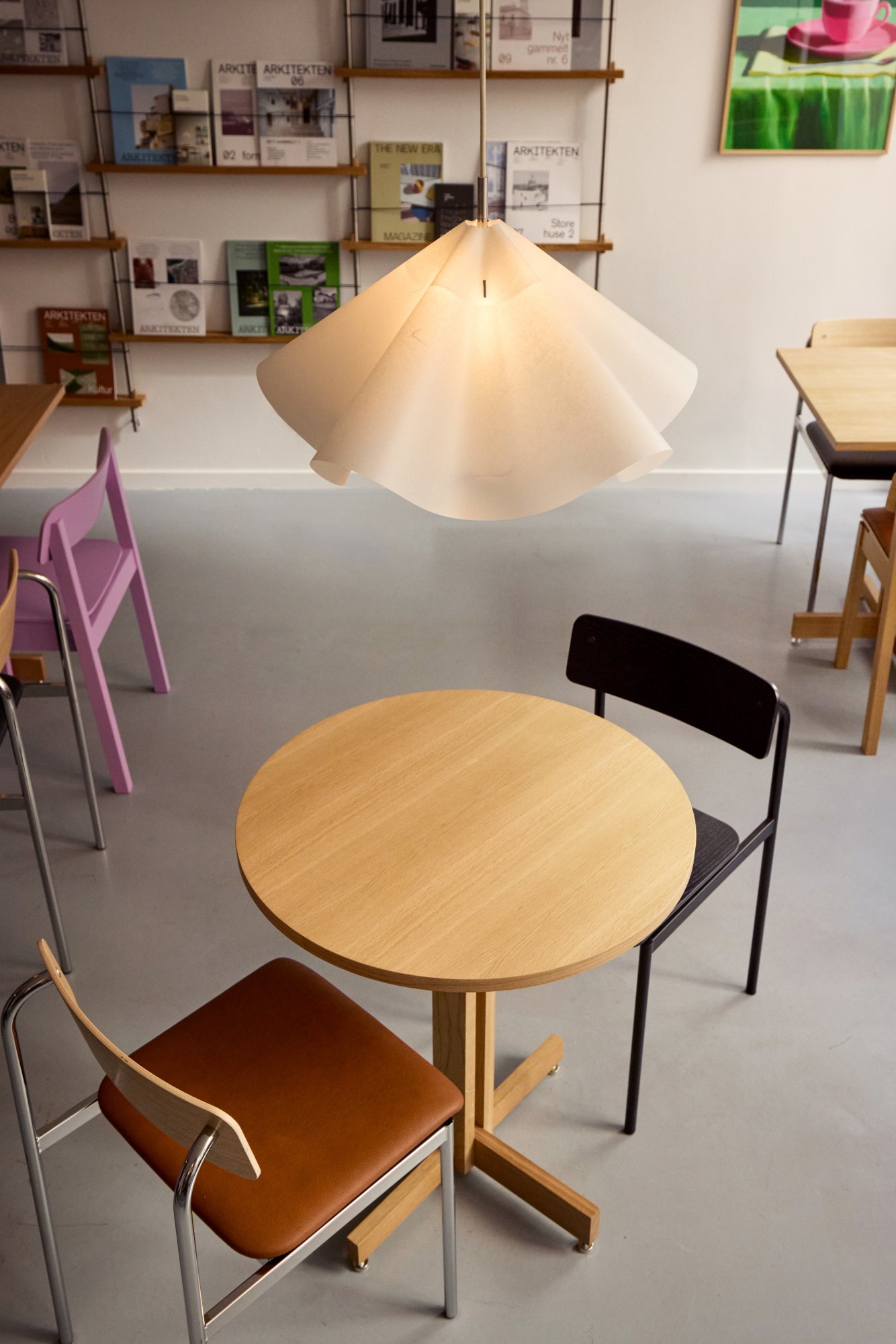 moebe-kumu-cro5-miljo KUMU Cafébord fra Moebe - miljøbillede