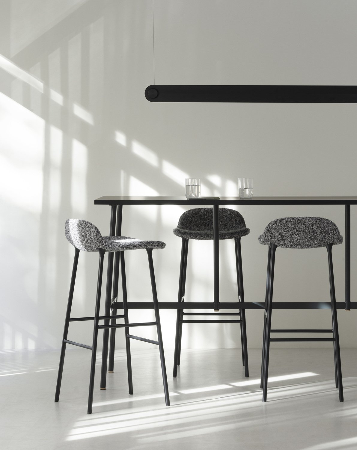 nc-miljoe-2023-form-barstool-75cm-steel-black-zero-0014-grey-black-union-bar