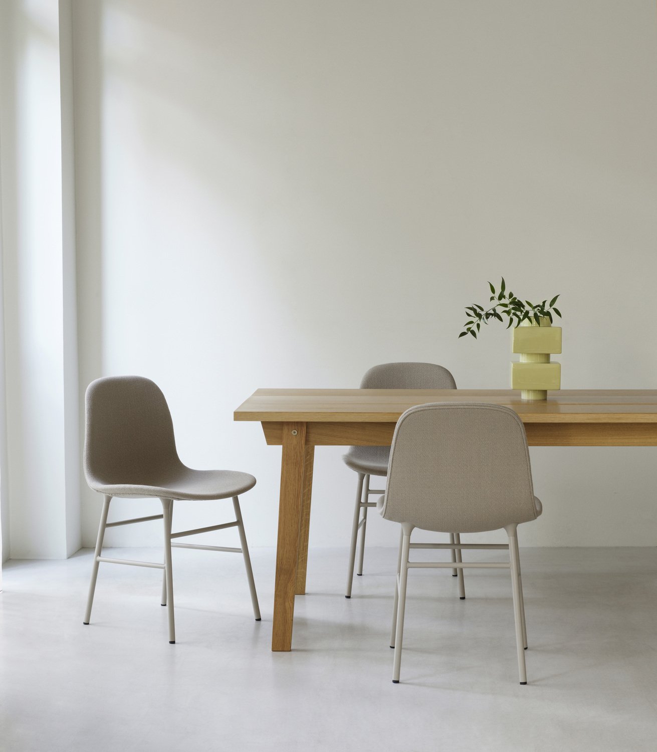 nc-miljoe-2023-form-chair-steel-warm-grey-idar-0222-deko-object-sage-slice-t