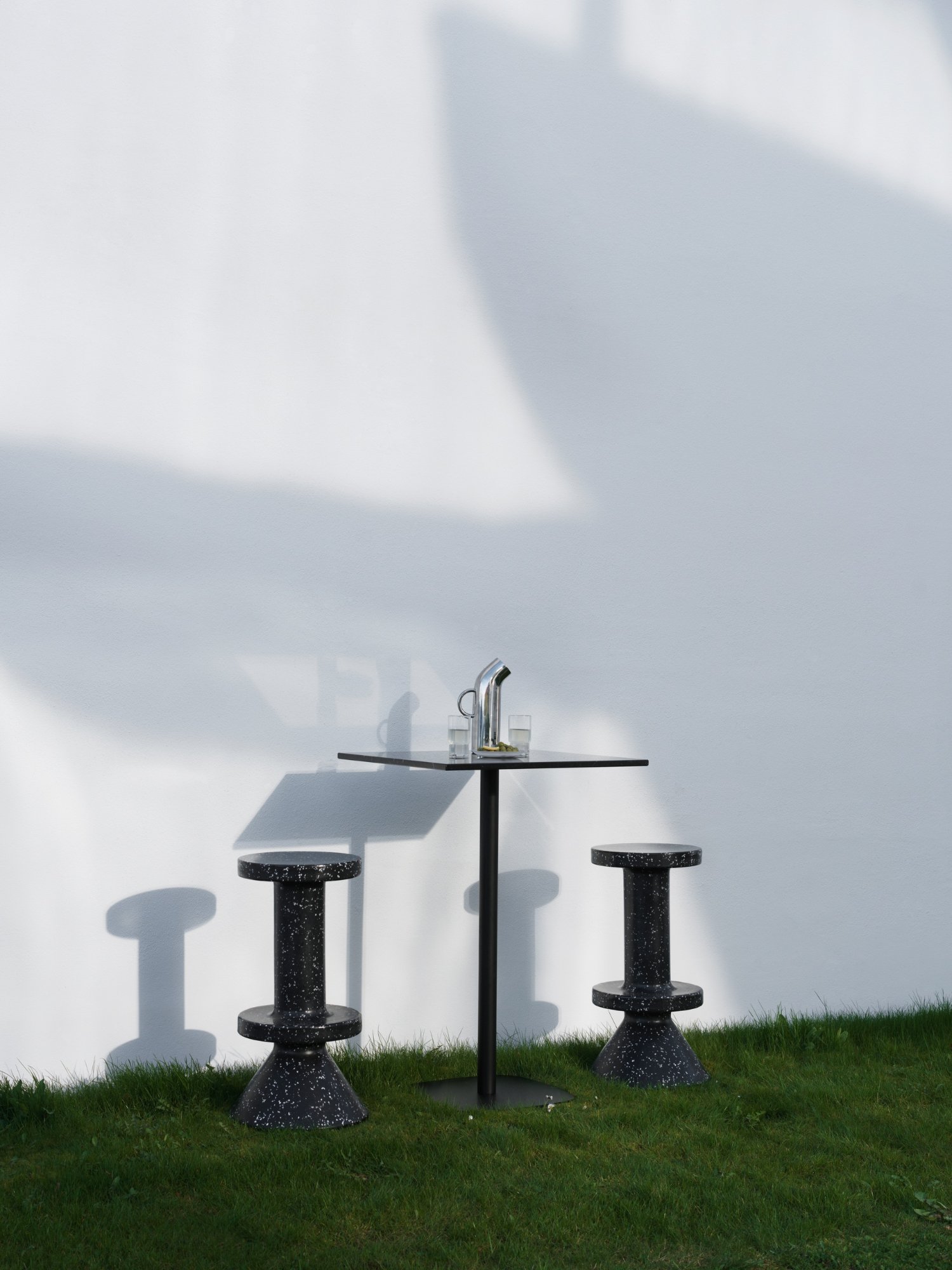 nc-miljoe-2024-bit-barstool-black-form-cafe-table-h104-5-marble-black