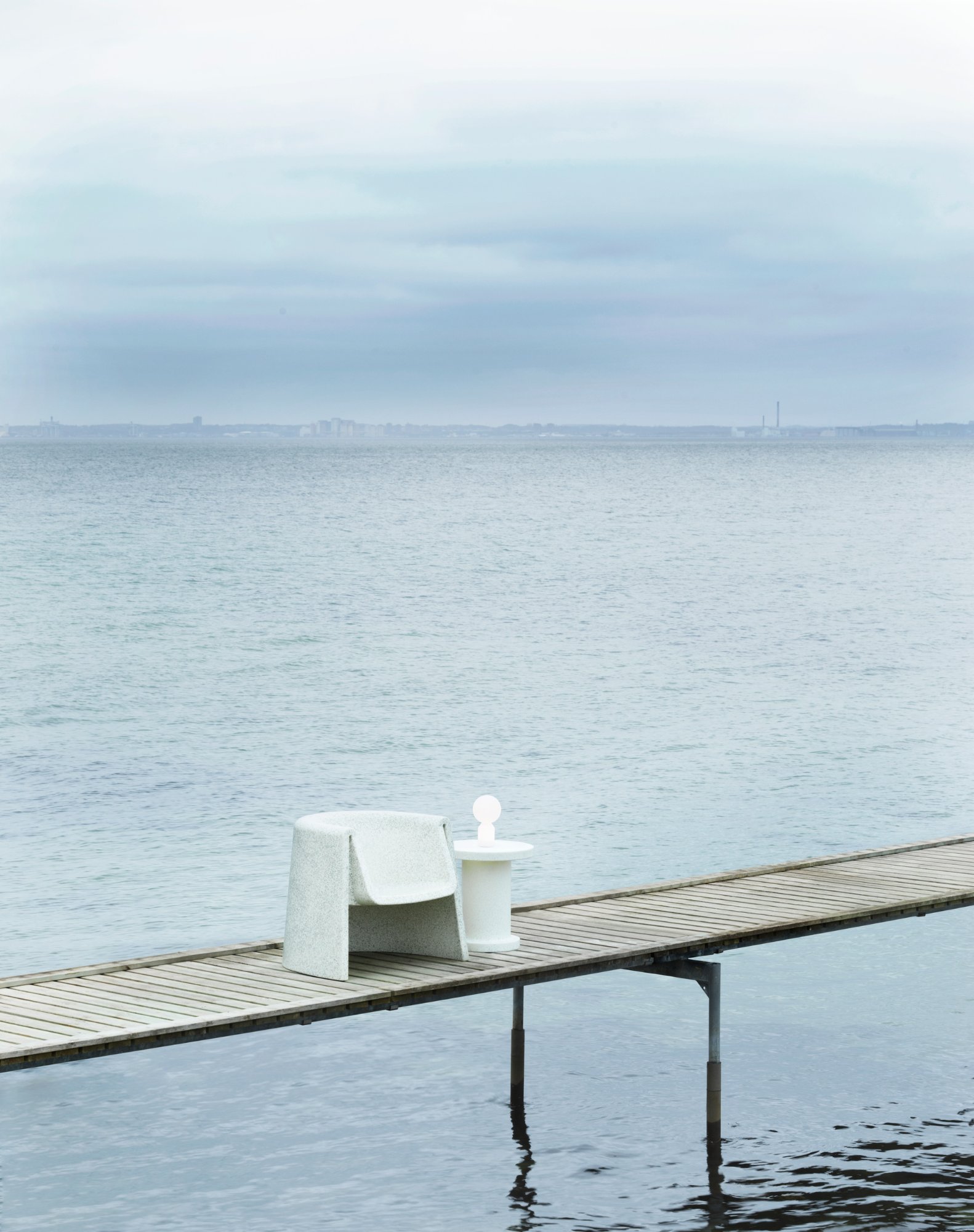 nc-miljoe-2024-bit-lounge-chair-bit-side-table-whitewhite-yo-table-lamp-smal