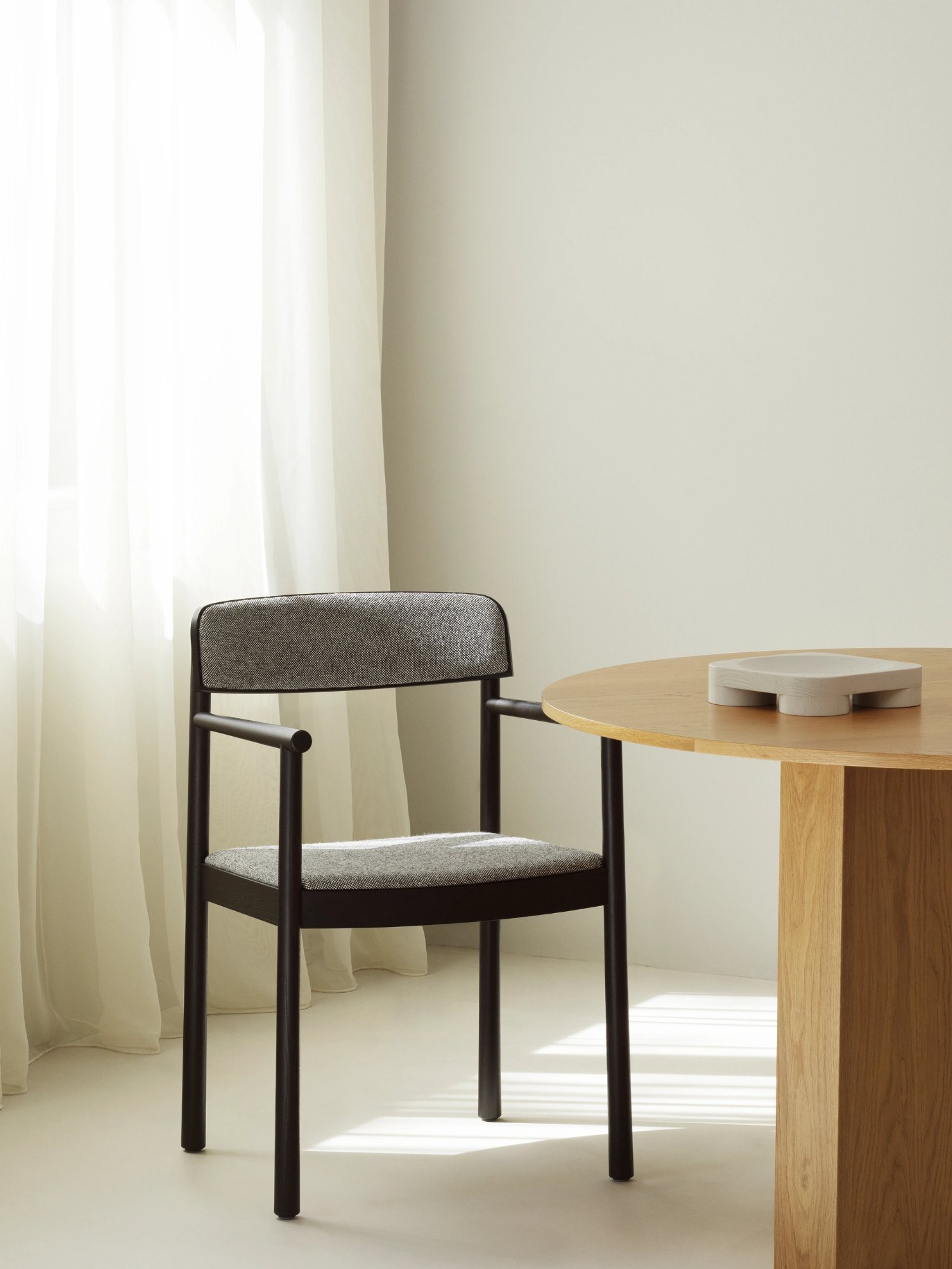 nc-miljoe-2025-timb-armchair-black-hallingdal-166