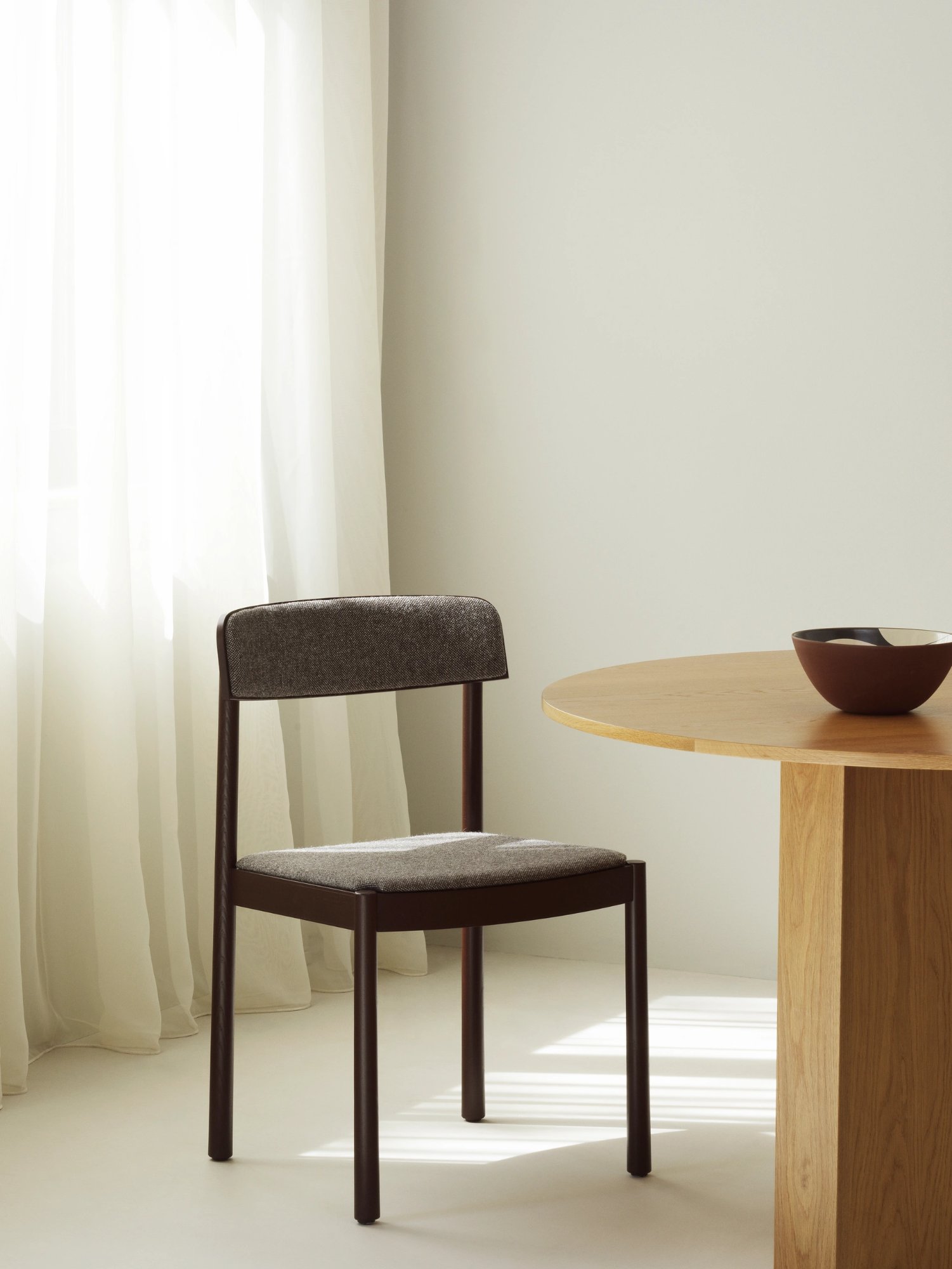 nc-miljoe-2025-timb-chair-brown-hallingdal-368