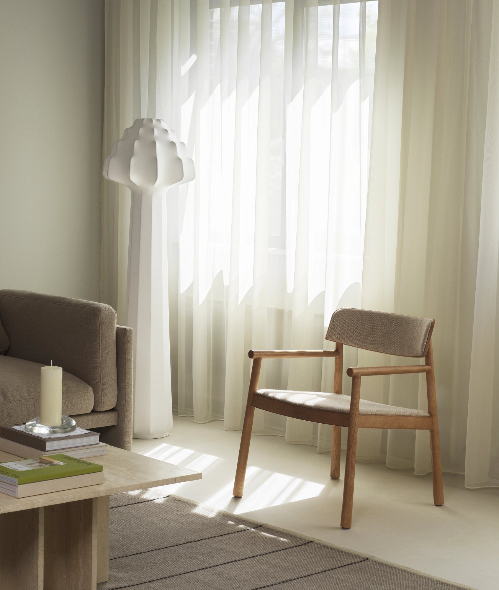 nc-miljoe-2025-timb-lounge-chair-tan-hallingdal-220-phantom-floor-lamp-1