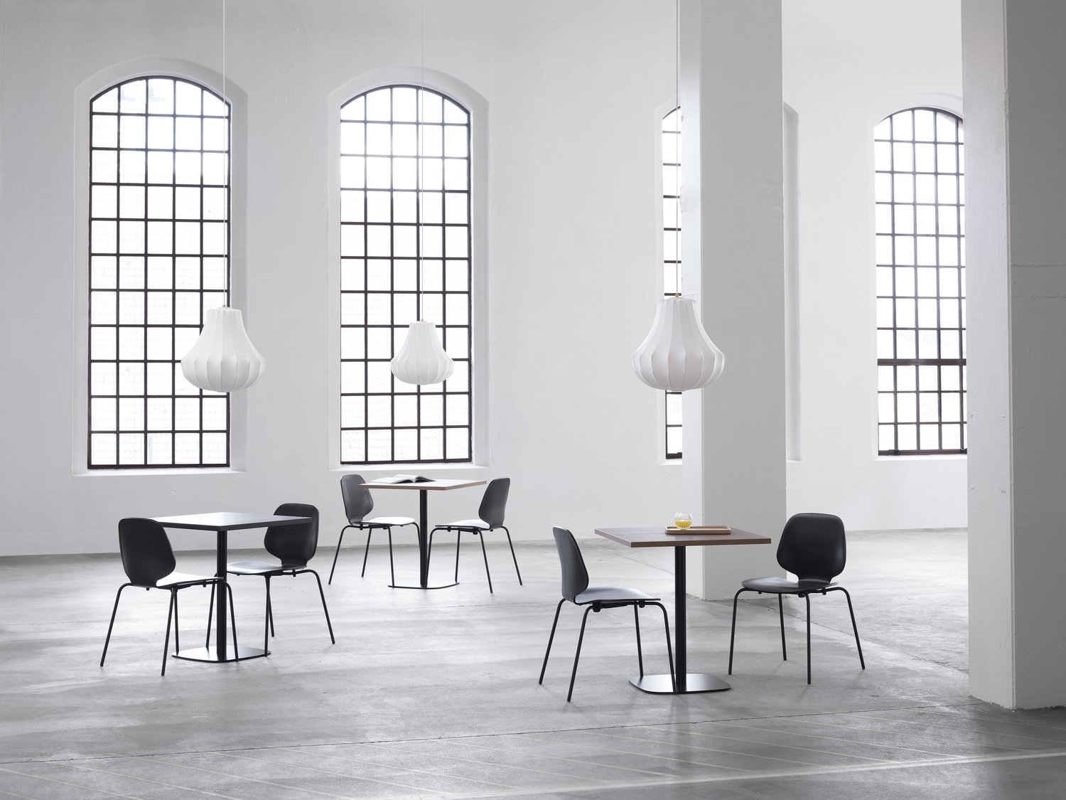 nc-miljoe-6027-normann-copenhagen-form-table-cafe-my-chair-phantom-lamp-2018