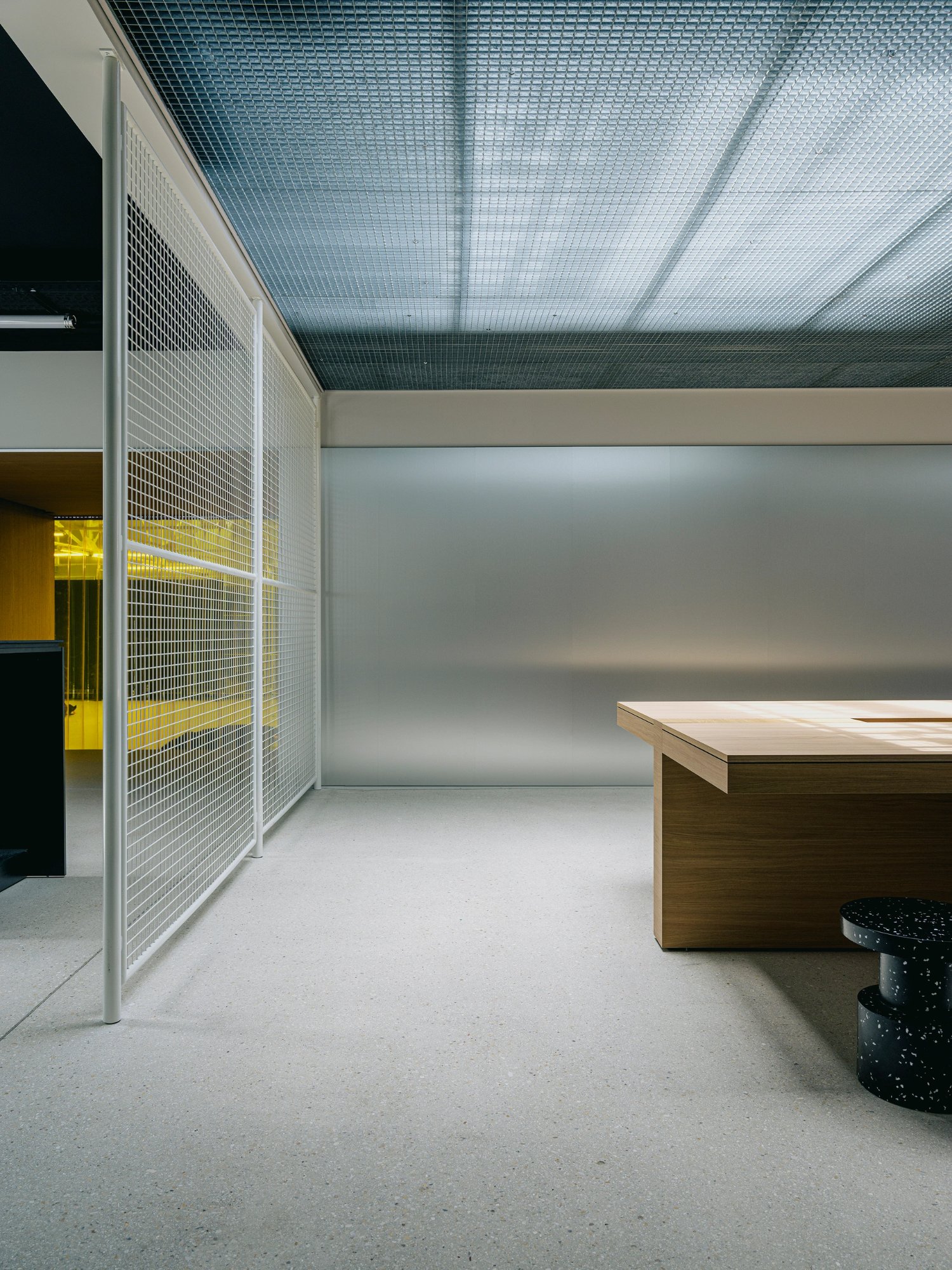 nc-projekt-yard-agency-france-office-bit-stool-2
