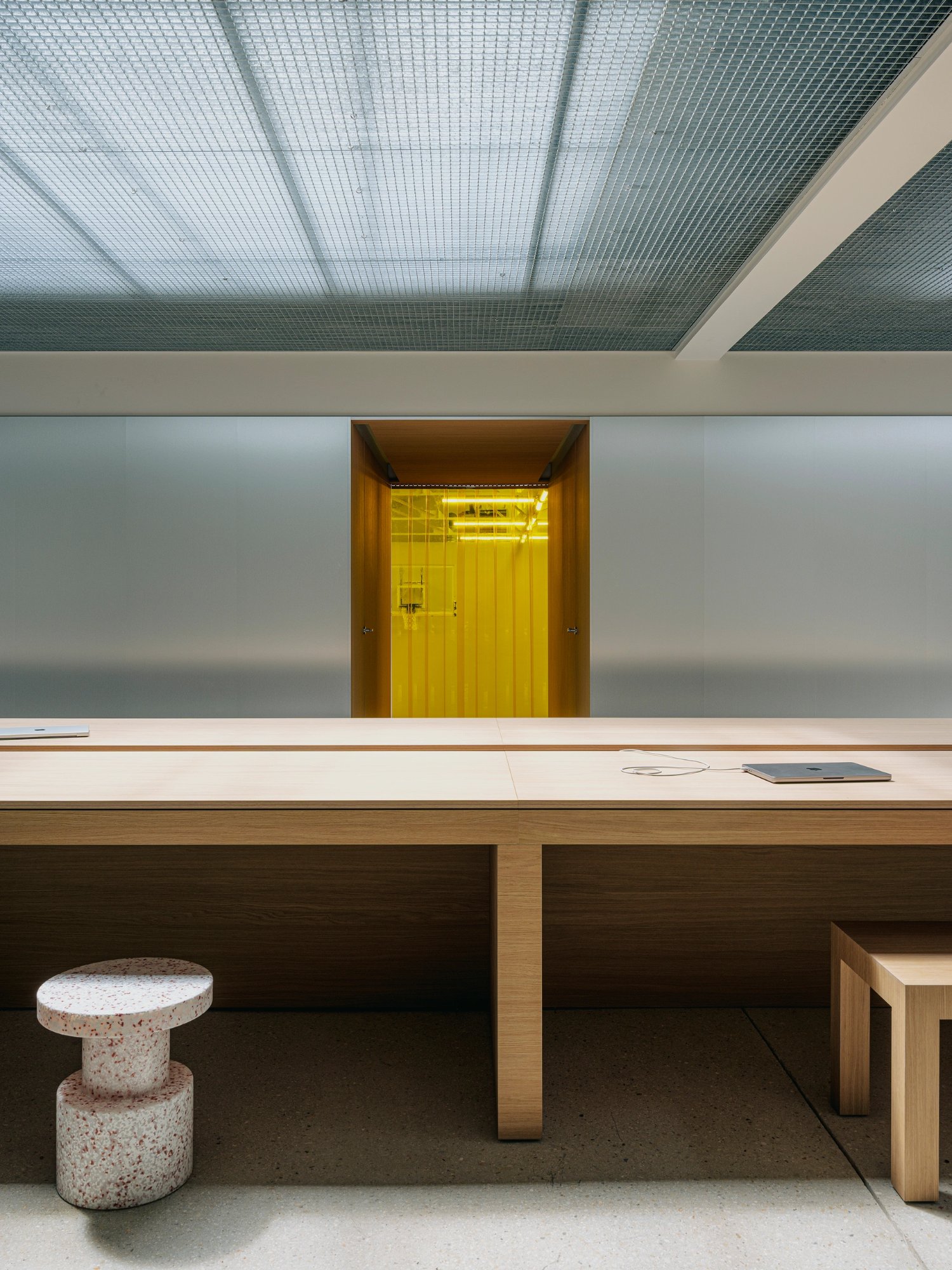 nc-projekt-yard-agency-france-office-bit-stool-3