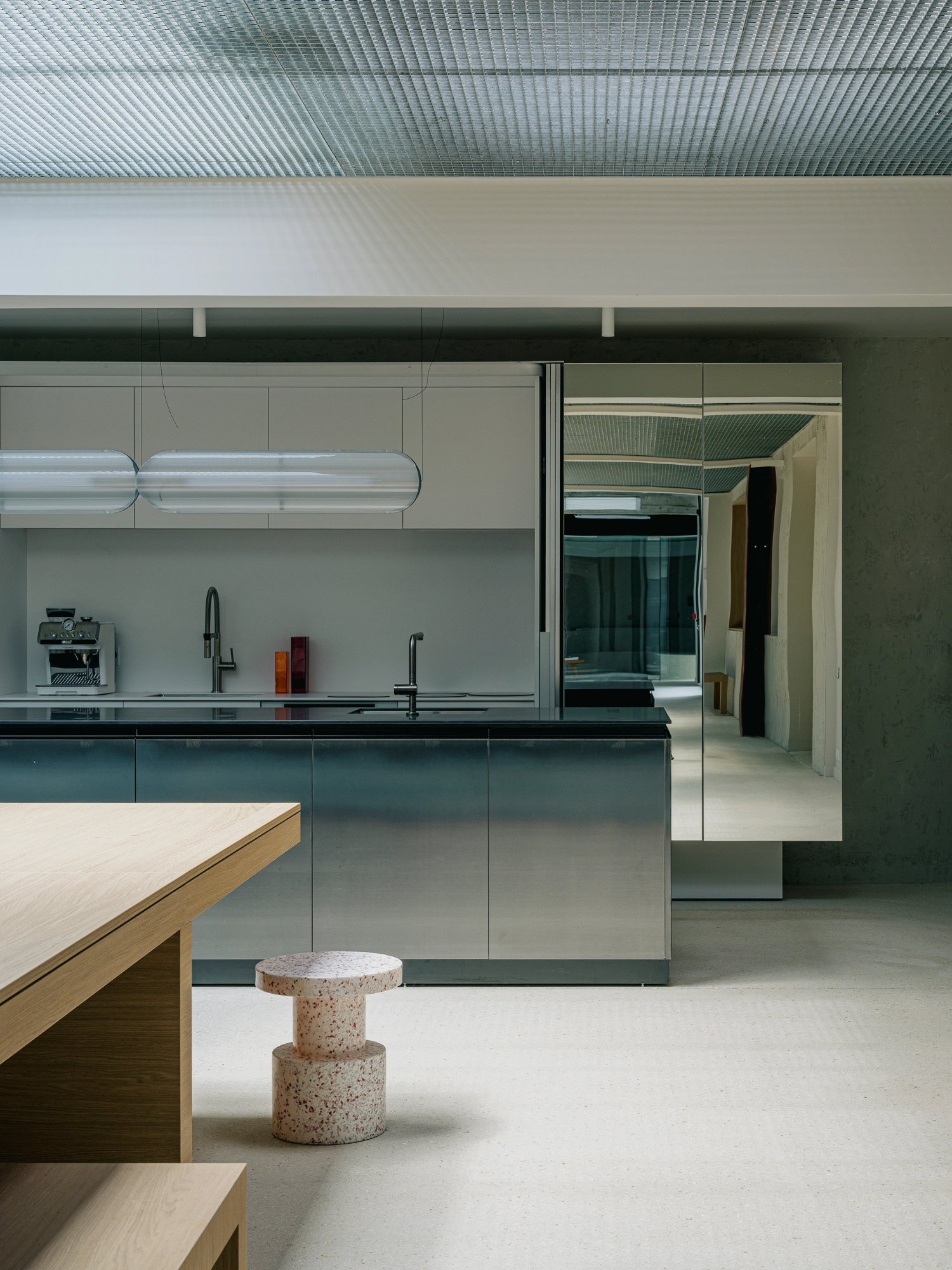 nc-projekt-yard-agency-france-office-bit-stool-5