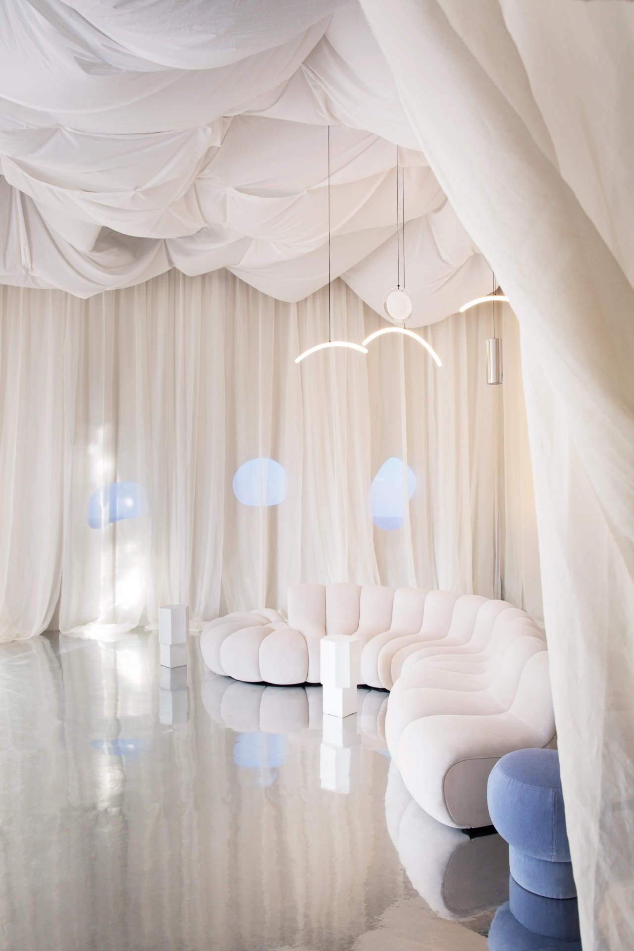 Dream Catcher Bow Pendel i et indrettet rum