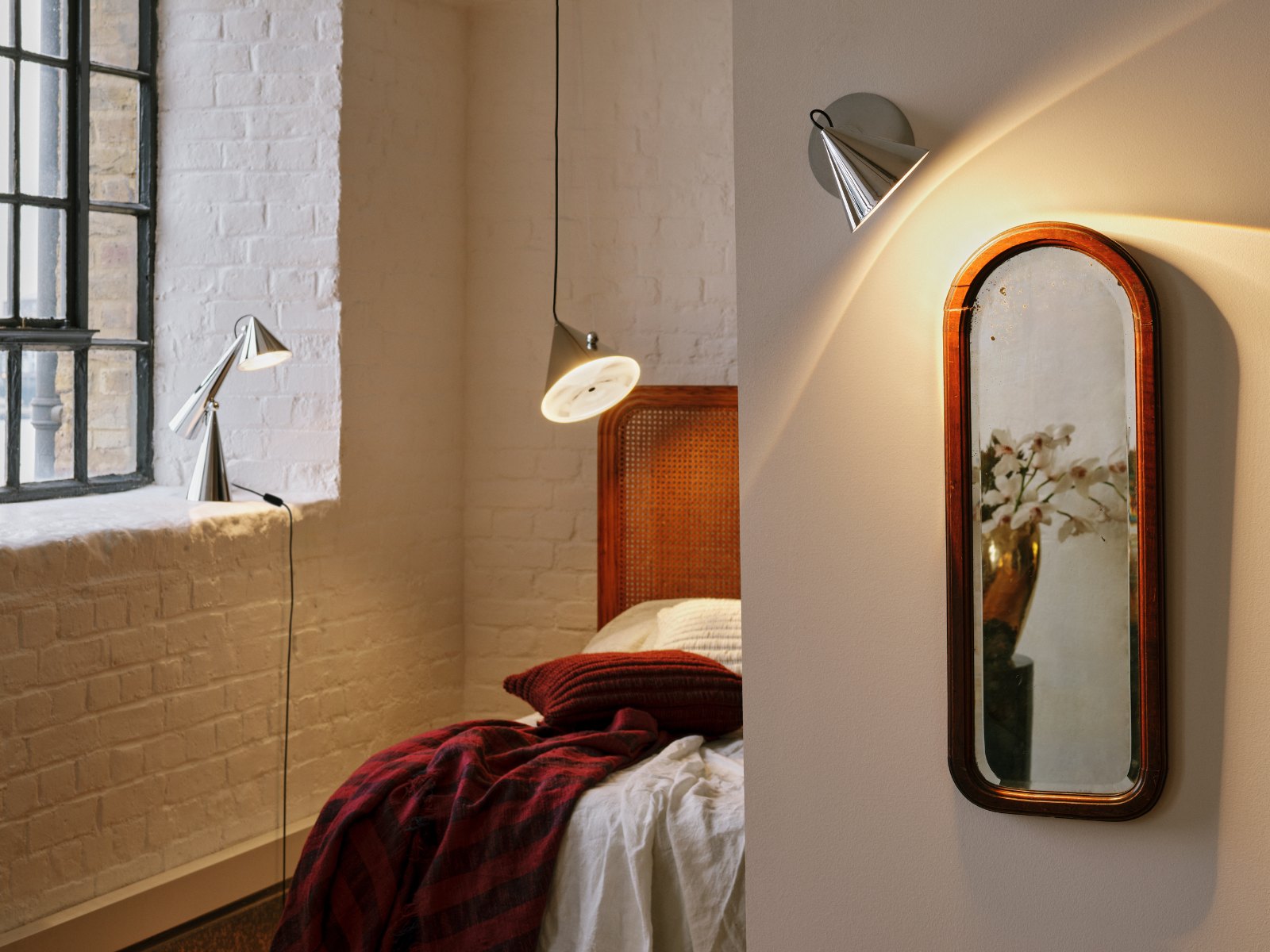 Tom Dixon Pose Surface Light Tom Dixon Pose Surface Light
