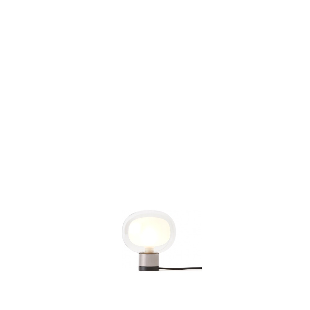 Nabila Bordlampe Ø16 cm lav i sort krom og røgfarvet glas – Tooy Nabila Bordlampe Ø16 cm lav i sort krom og røgfarvet glas – Tooy