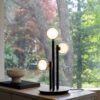 Nabila Bordlampe med tre glas – Tooy Nabila Bordlampe med tre glas – Tooy