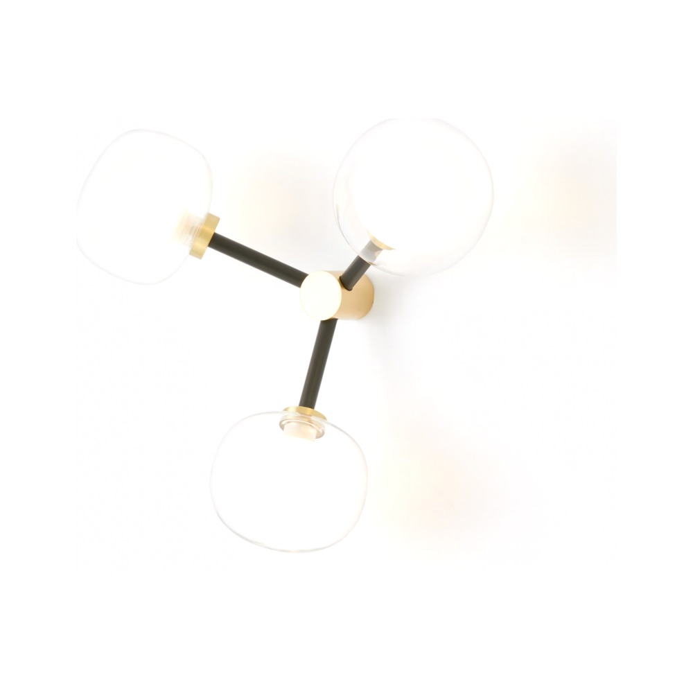 Nabila Væglampe Ø38 cm med tre glas i børstet messing – Tooy Nabila Væglampe Ø38 cm med tre glas i børstet messing – Tooy
