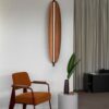 Thula Væglampe 134 cm i valnød – Tooy Thula Væglampe 134 cm i valnød – Tooy