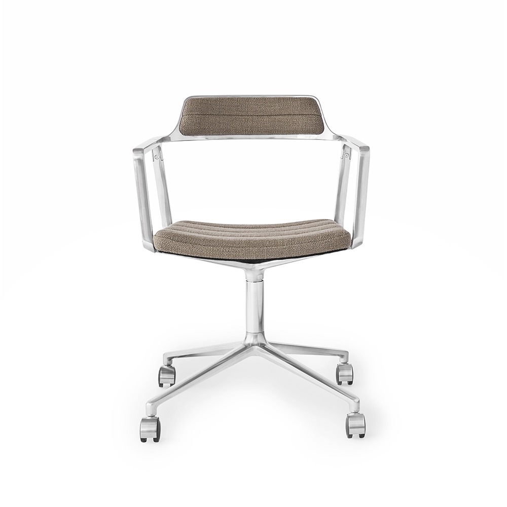 Vipp 452 Swivel Chair i Dark Sand tekstil med hjul