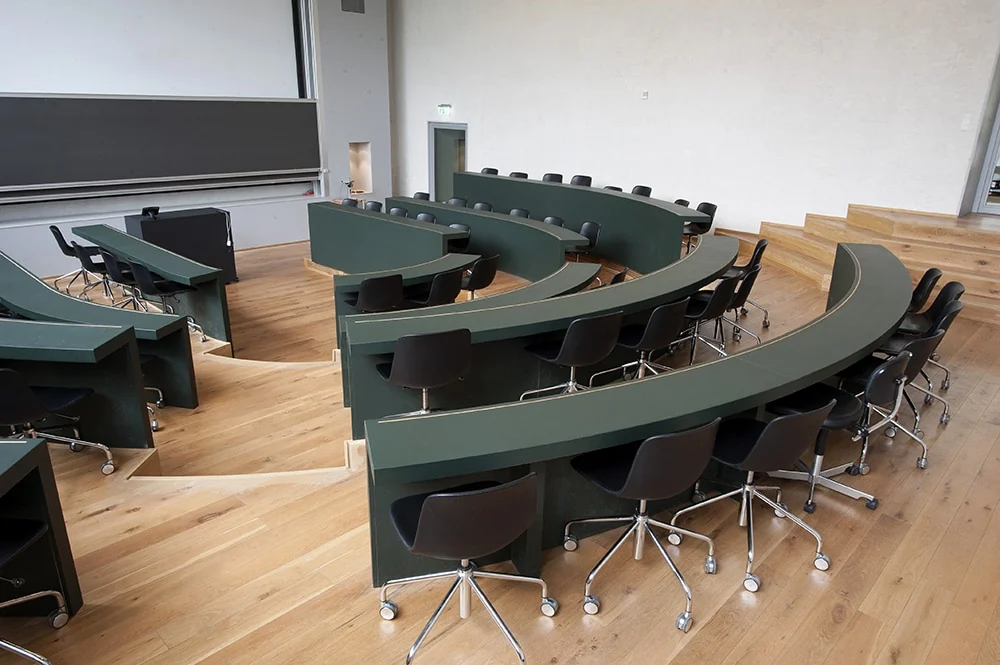 Indretning hos DTU med møbler fra Paustian