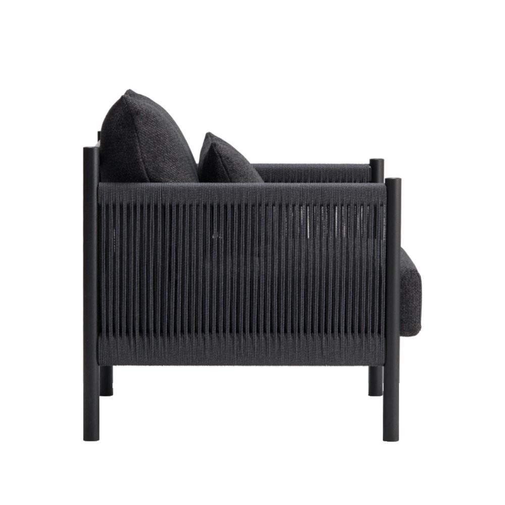 Ariake Braid loungestol i sumi sortbejdset ask, set fra siden