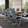 Oneline™ pendler over konferencebord