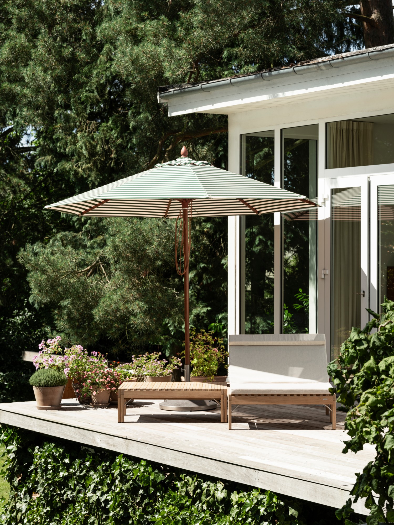 Messina parasol over loungemøbler