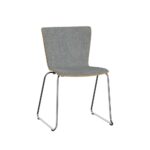 Vico Duo™ stol med meder forsidepolstret i Hallingdal med klarlakeret eg – forkromet stel