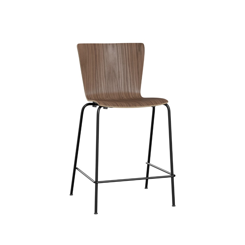 Vico Duo™ lav barstol i klarlakeret valnød – sort stel Vico Duo™ lav barstol i klarlakeret valnød – sort stel